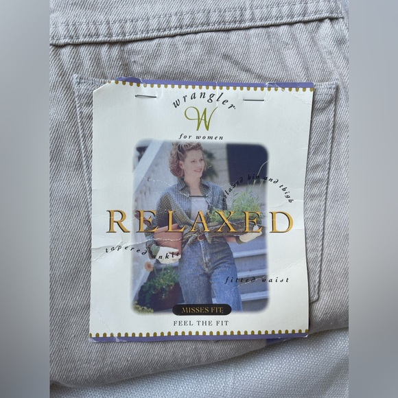 #17 Vintage Wrangler Misses Fit 6 Short Runs Small - Picture 2 of 10